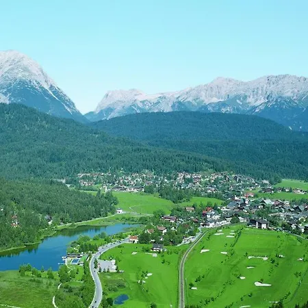 Apartament Haus Fohrenwald Ferienwohnung Mundeblick Seefeld w Tirolu